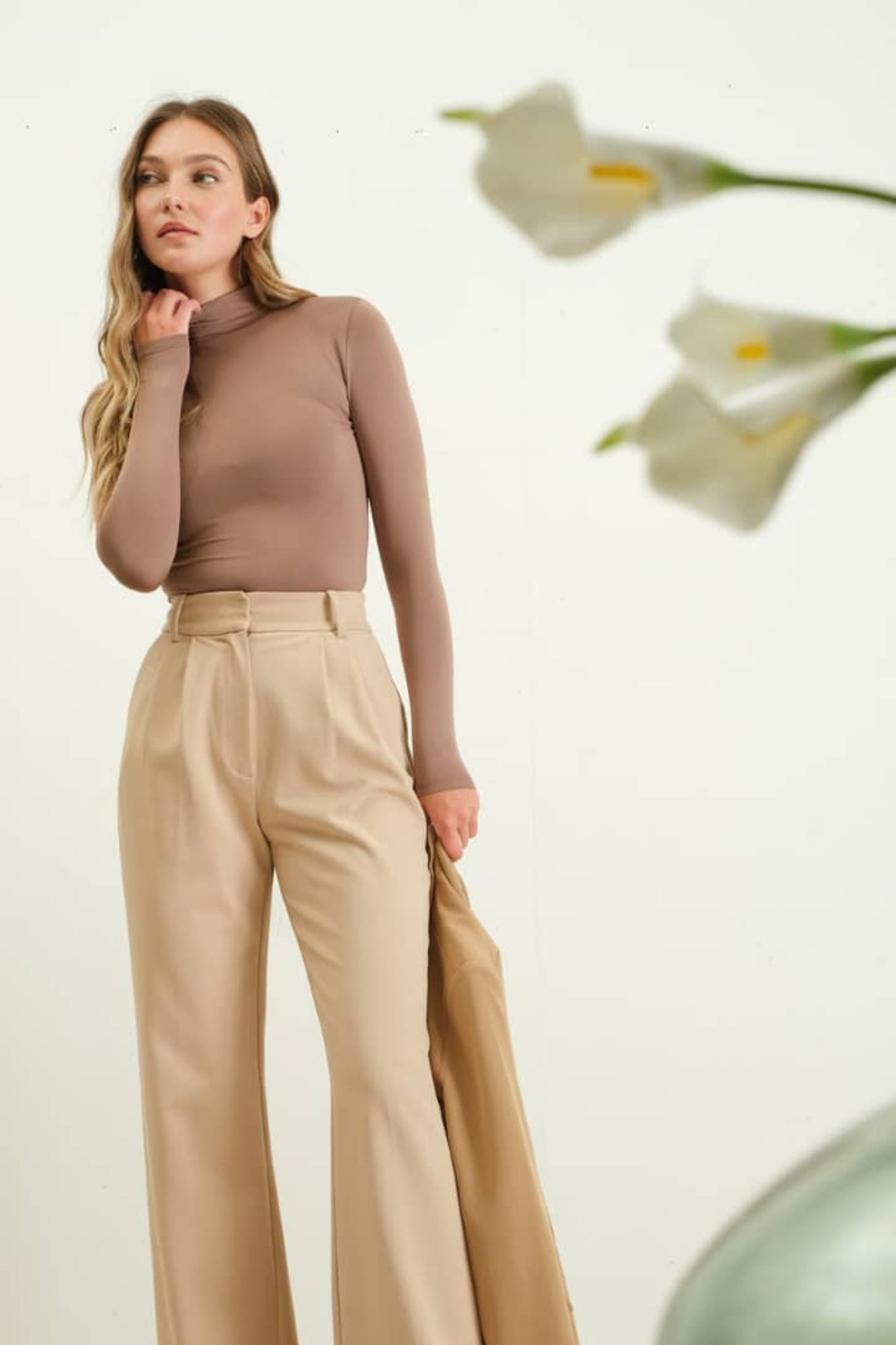 MOCK NECK LONG SLEEVE KNIT TOP - DEEP TAUPE