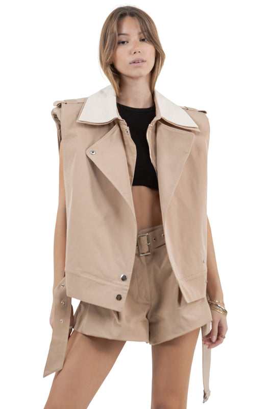 DOUBLE CONTRAST COLLAR VEST