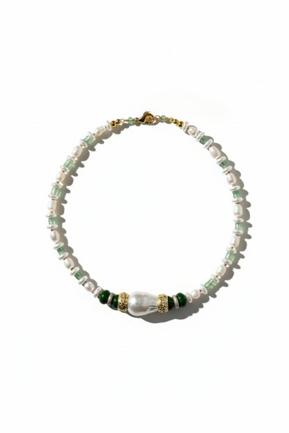 BOLD PEARL NECKLACE