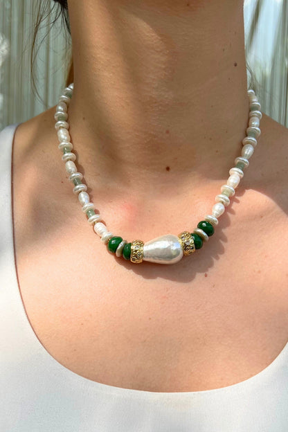 BOLD PEARL NECKLACE