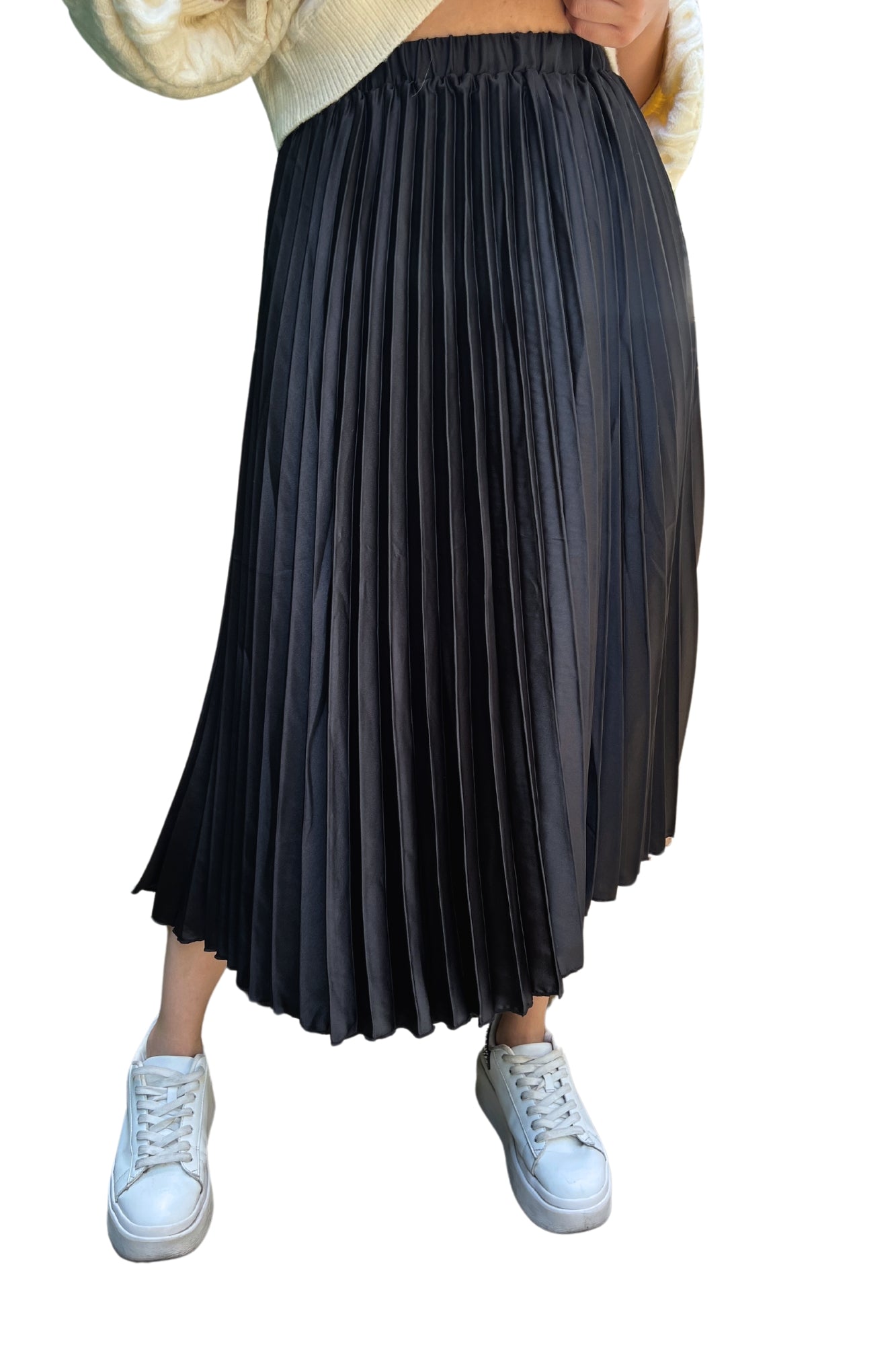 BLACK PLEATED SKIRT