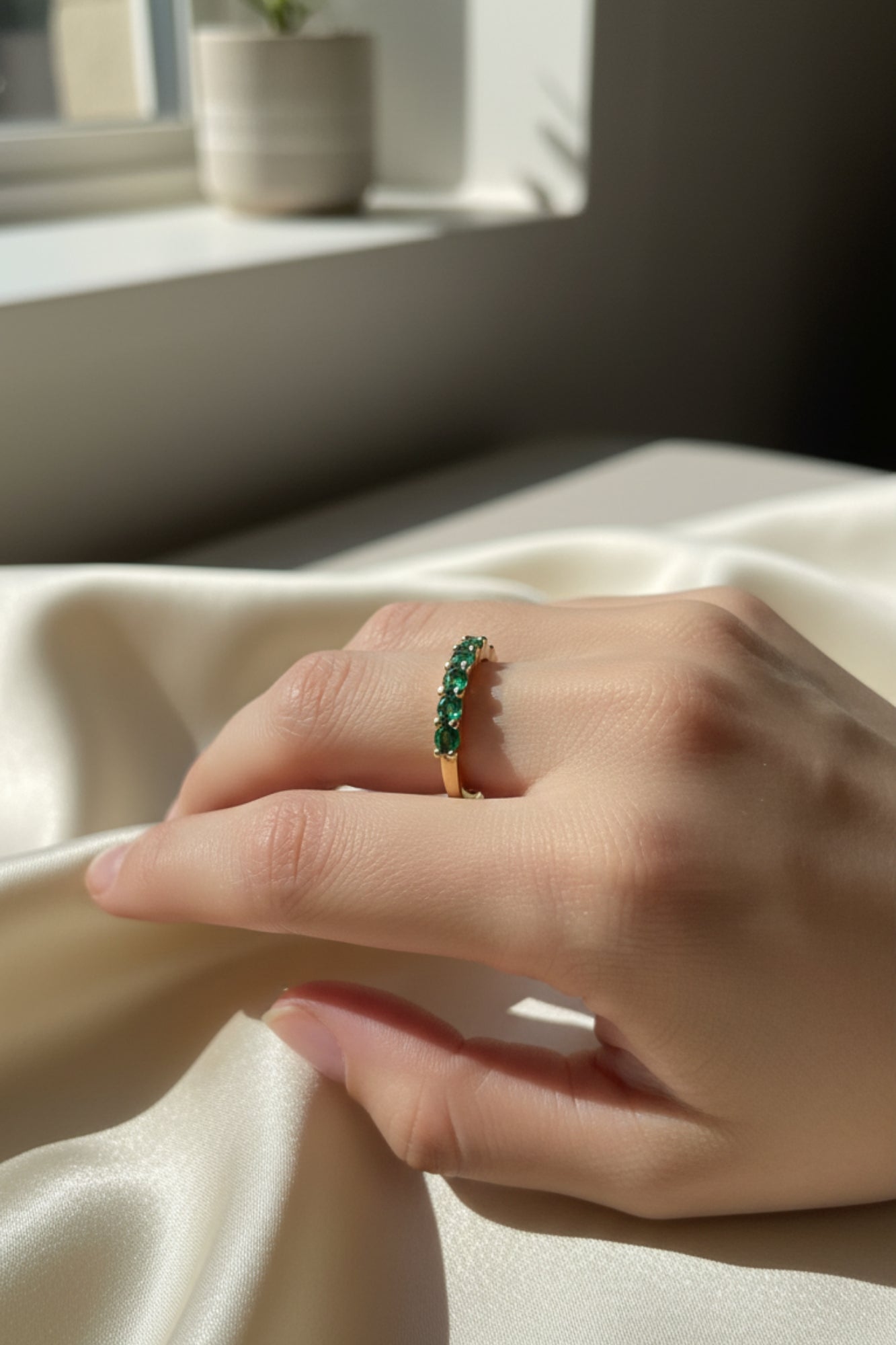 EMERALD ADJUSTABLE RING