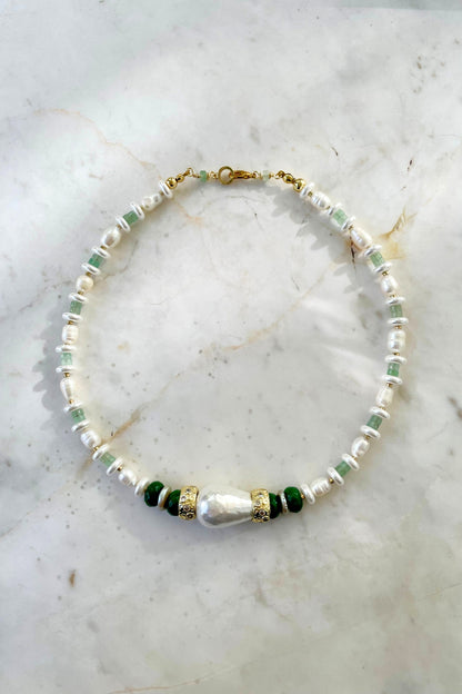 BOLD PEARL NECKLACE