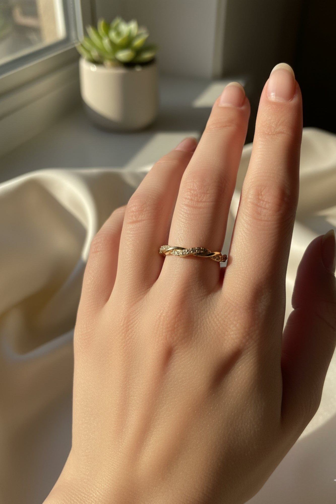 INFINITY TWIST ADJUSTABLE RING