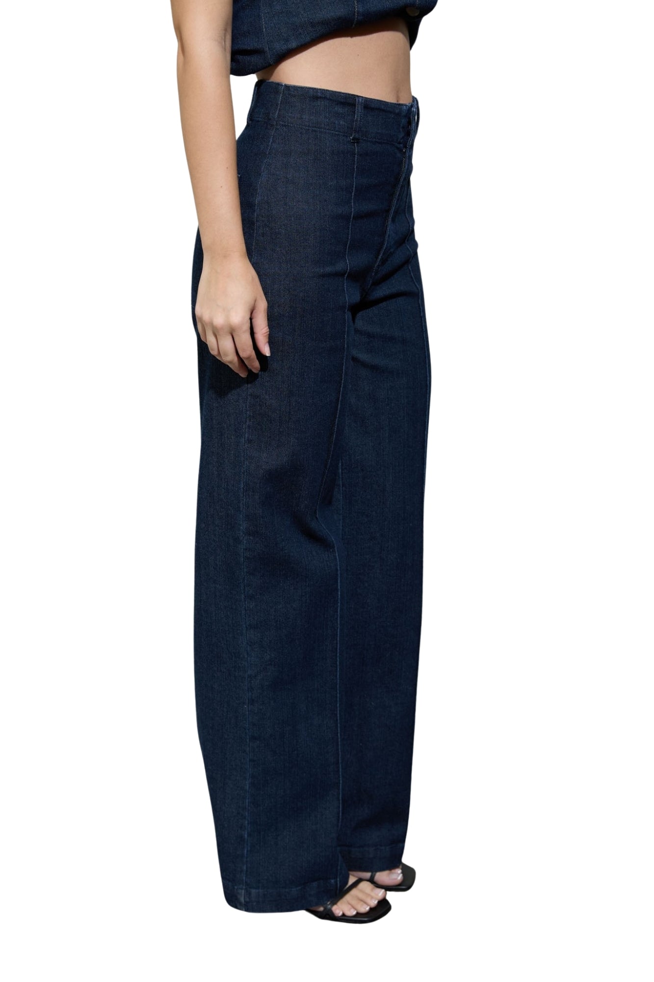 ROUND NECK VEST & WIDE LEG JEANS SET