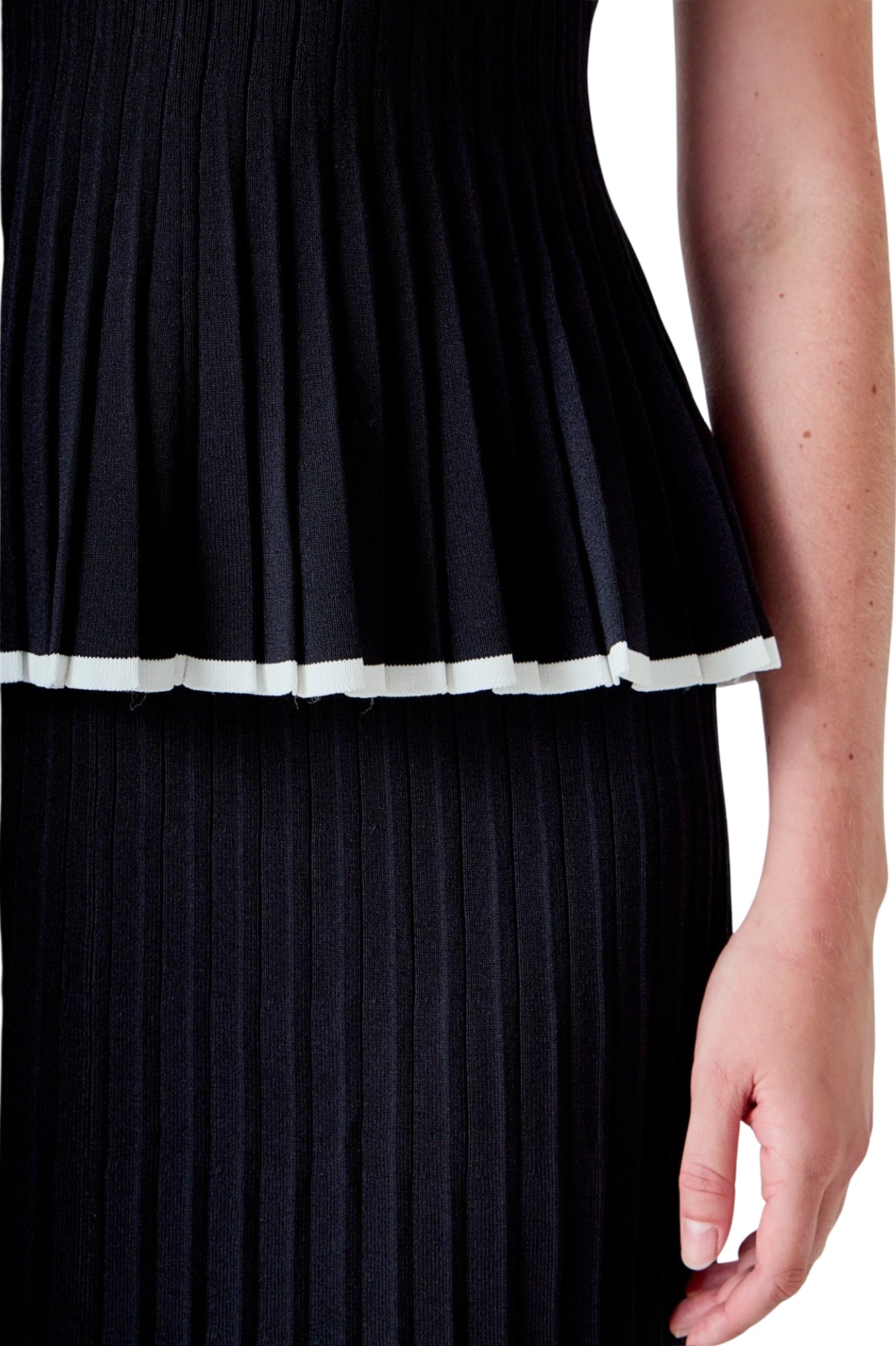 KNIT PLEATED SLEEVELES TOP & MIDI SKIRT SET