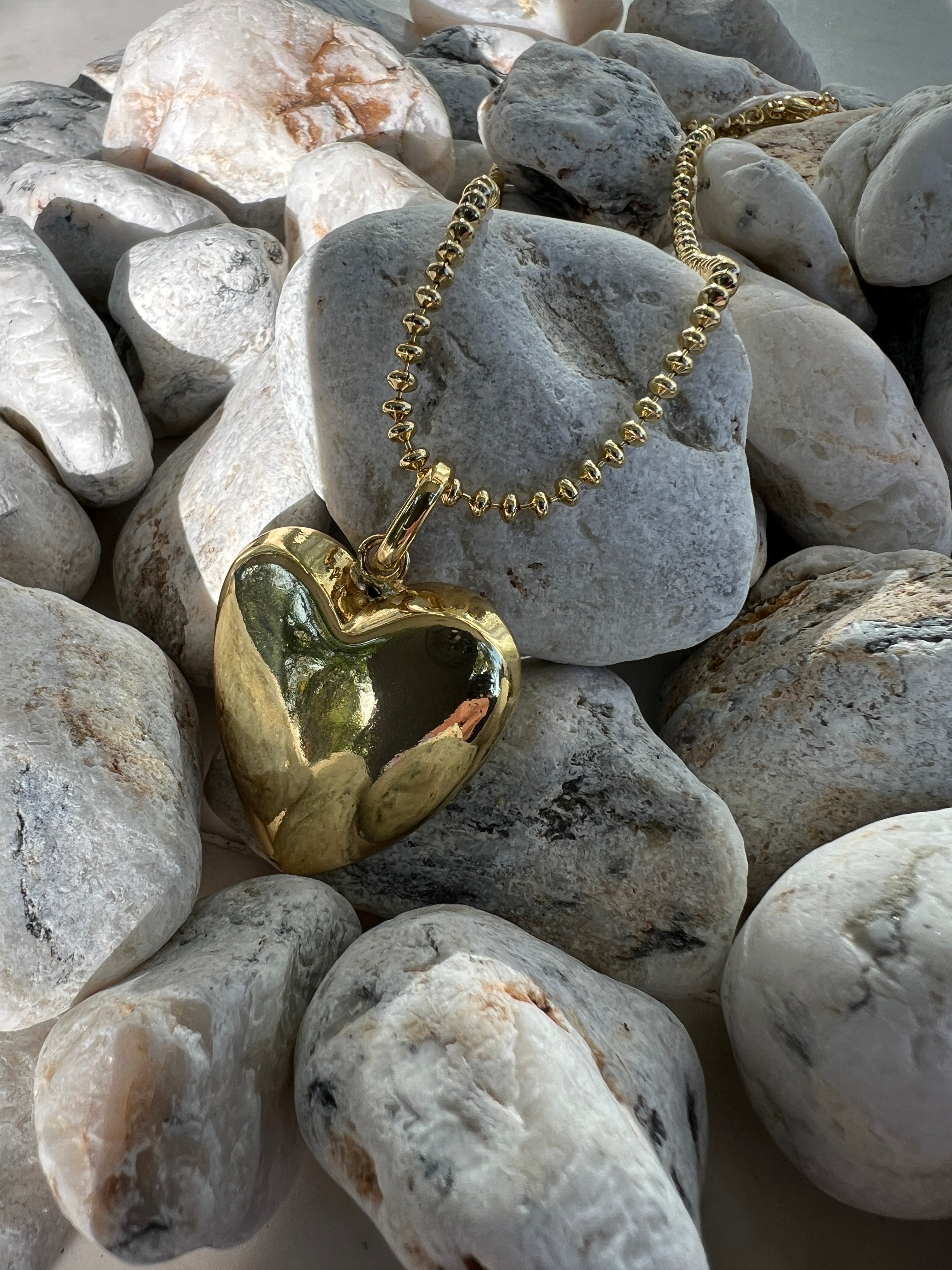 BIG HEART NECKLACE
